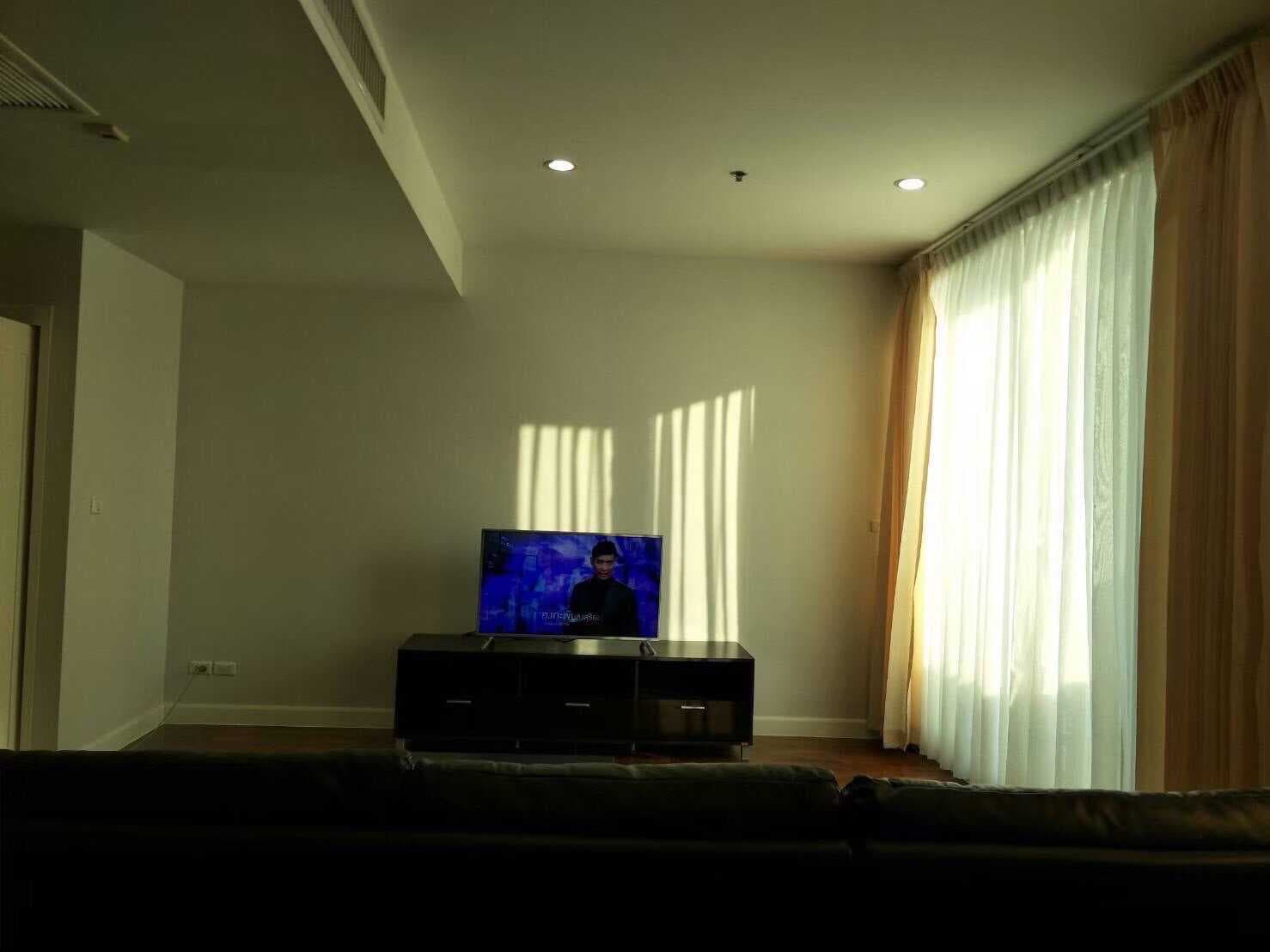 12734 – 156_living_room.jpg