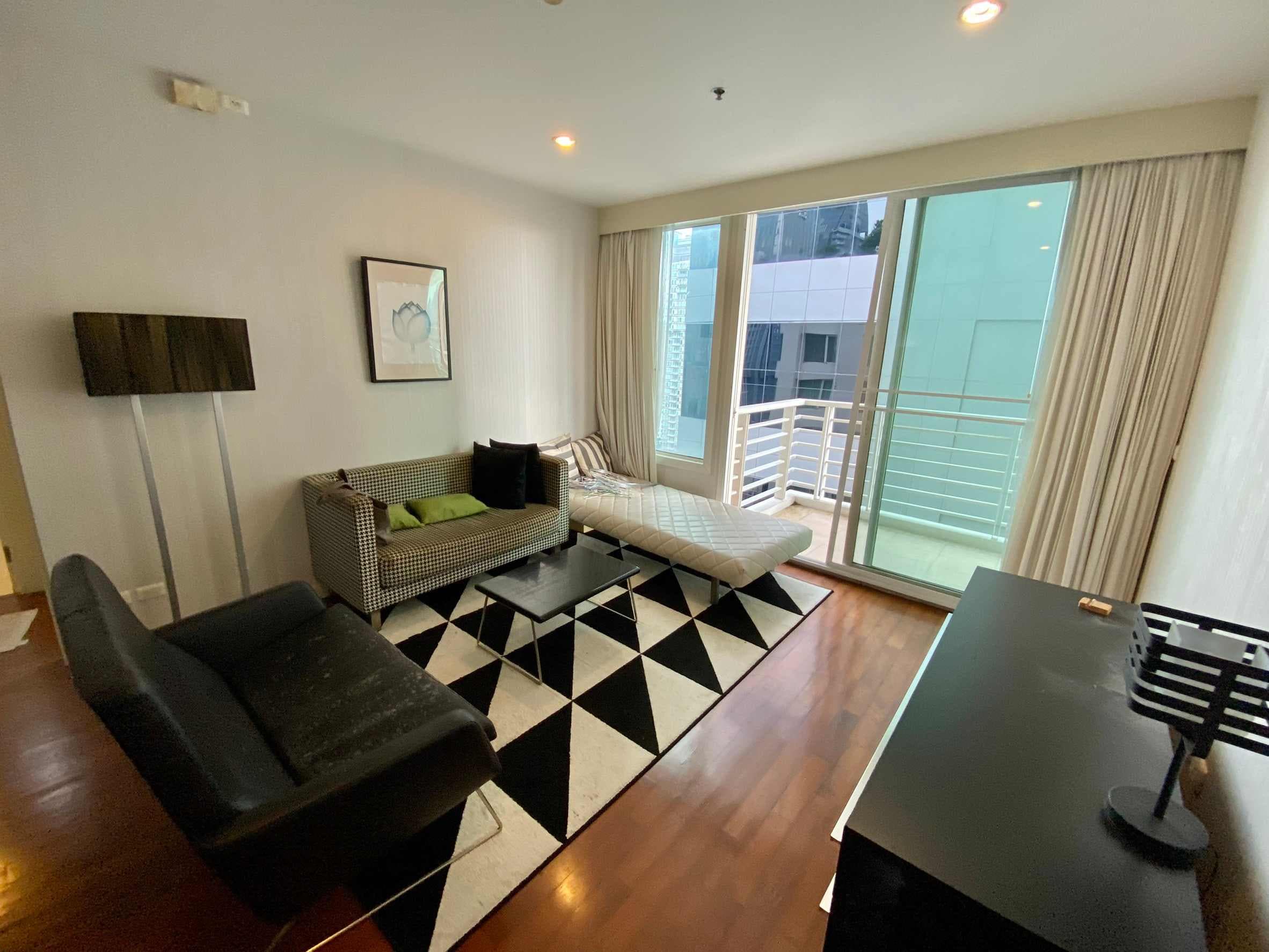 12736 – 171_living_room.jpg