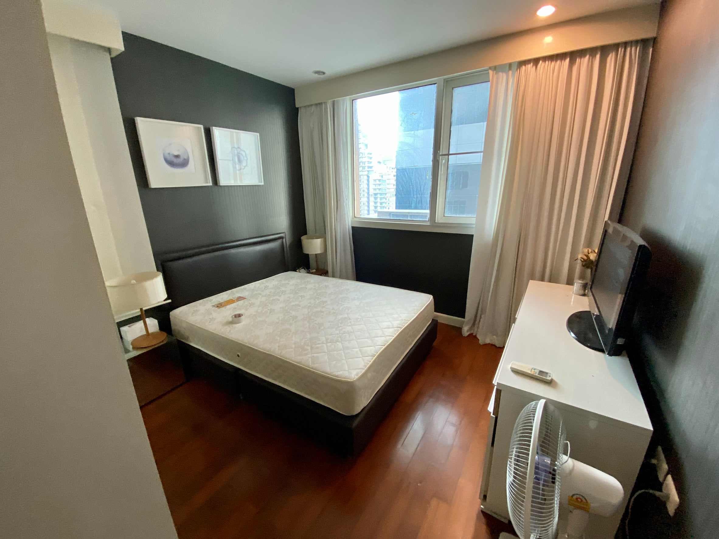 12736 – 243_bedroom.jpg