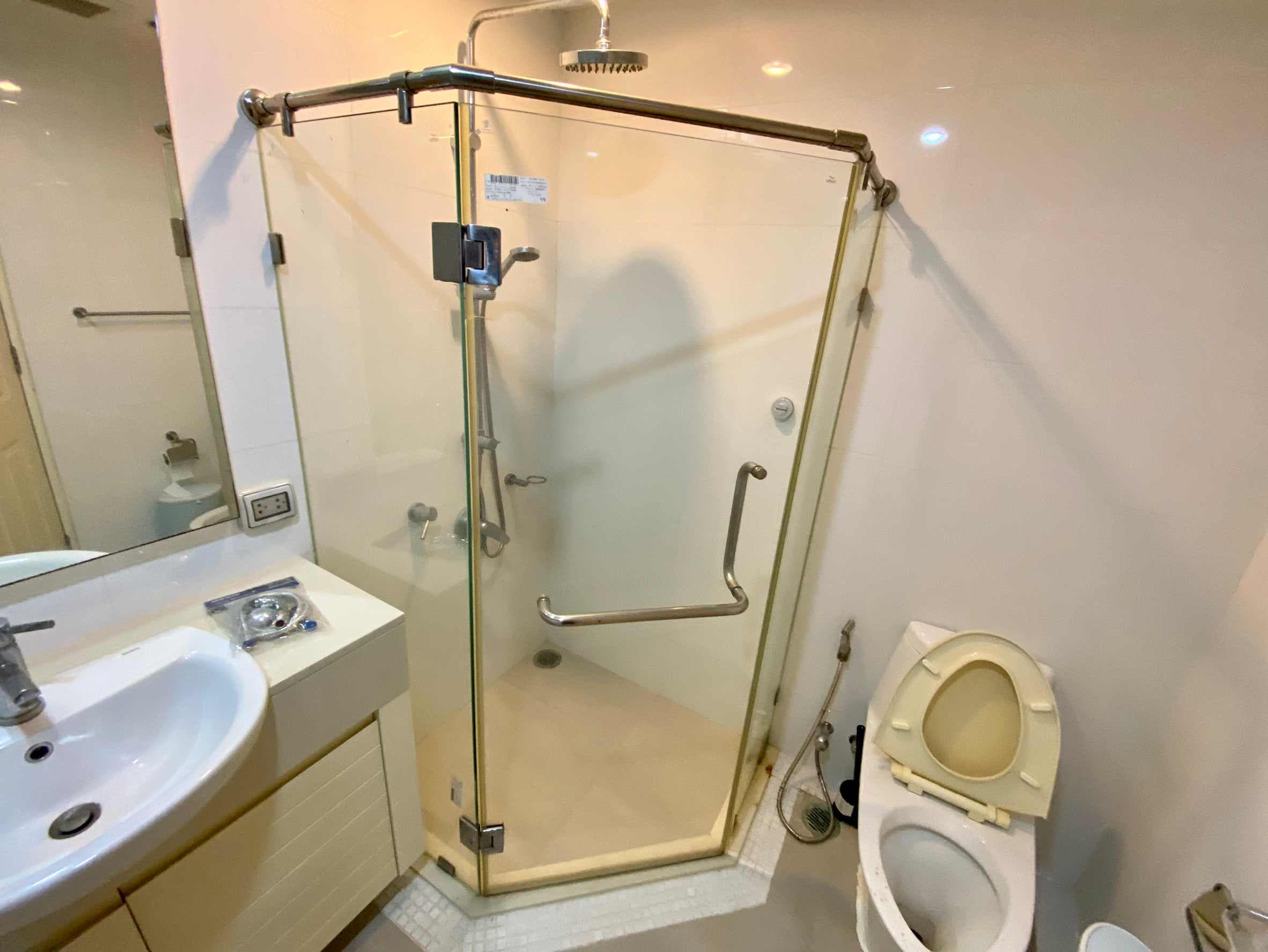 12736 – 338_bathroom.jpg