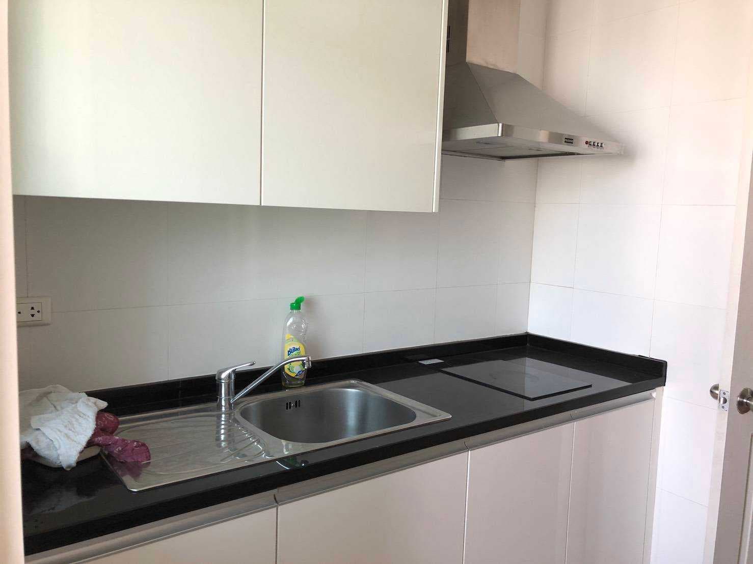 12741 – 421_kitchen.jpg