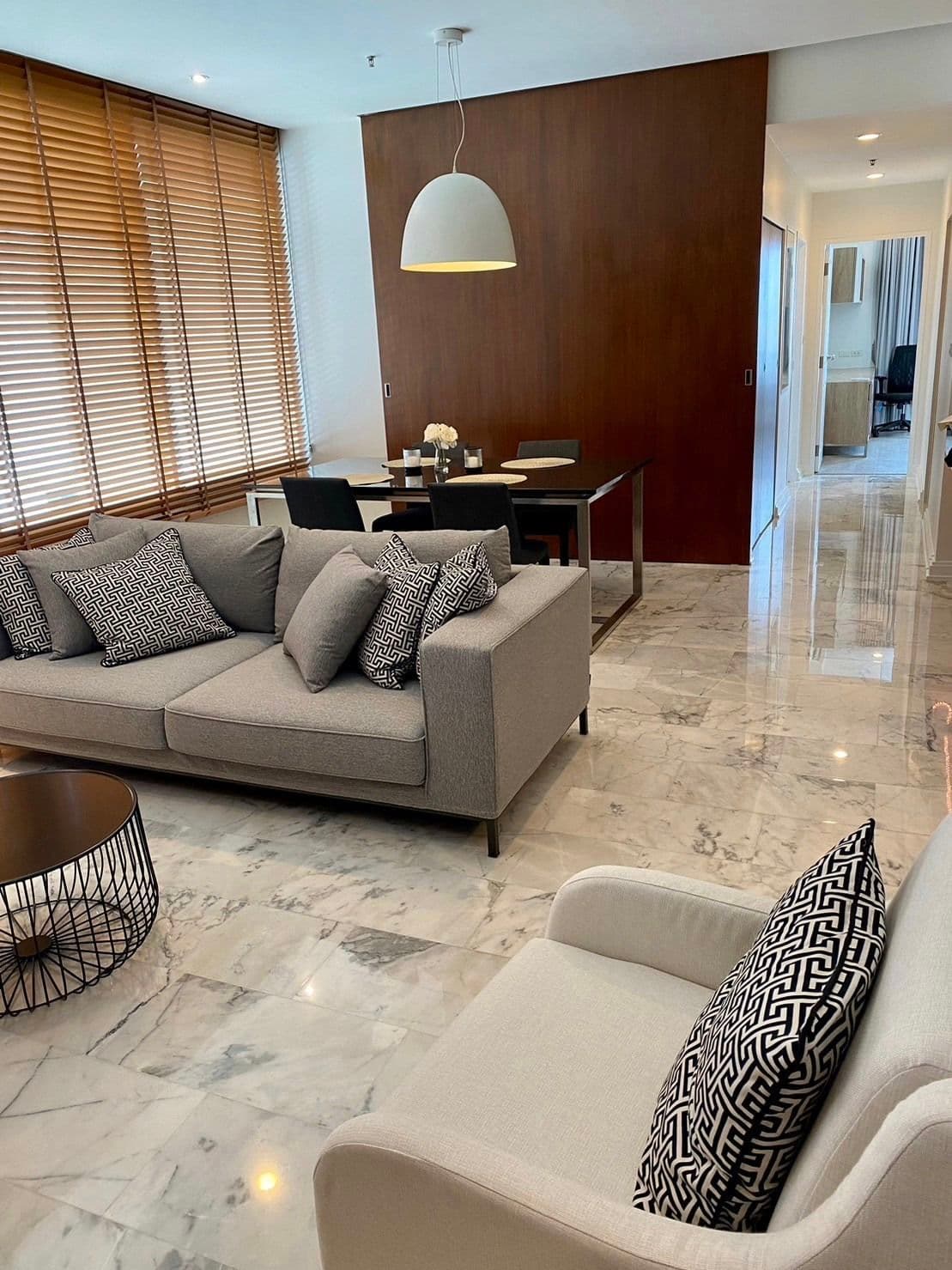 12754 – 125_living_room.jpg