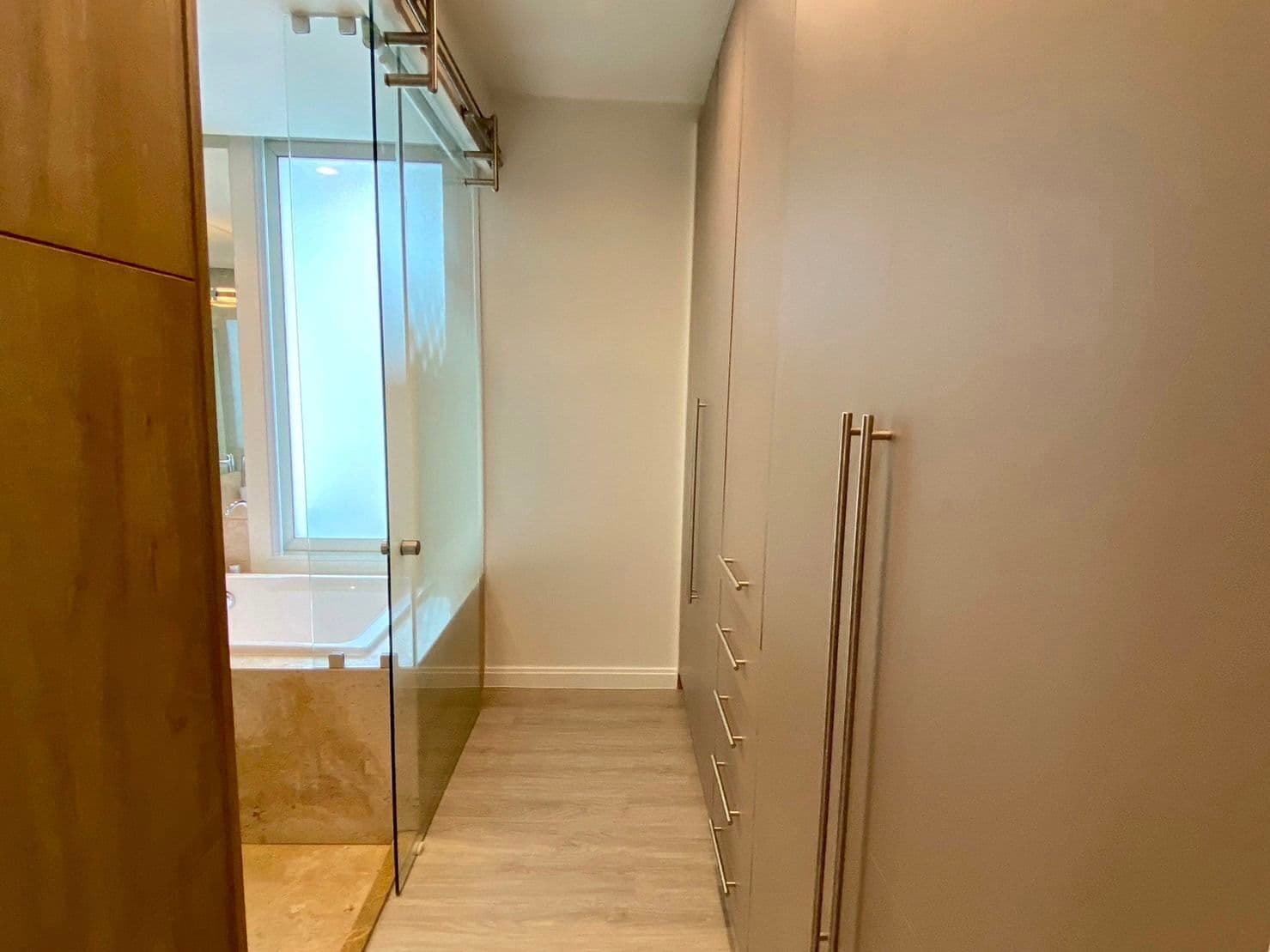 12754 – 341_bathroom.jpg