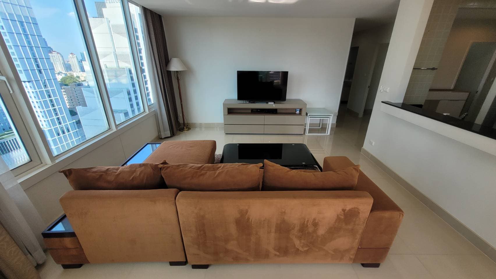 12759 – 107_living_room.jpg