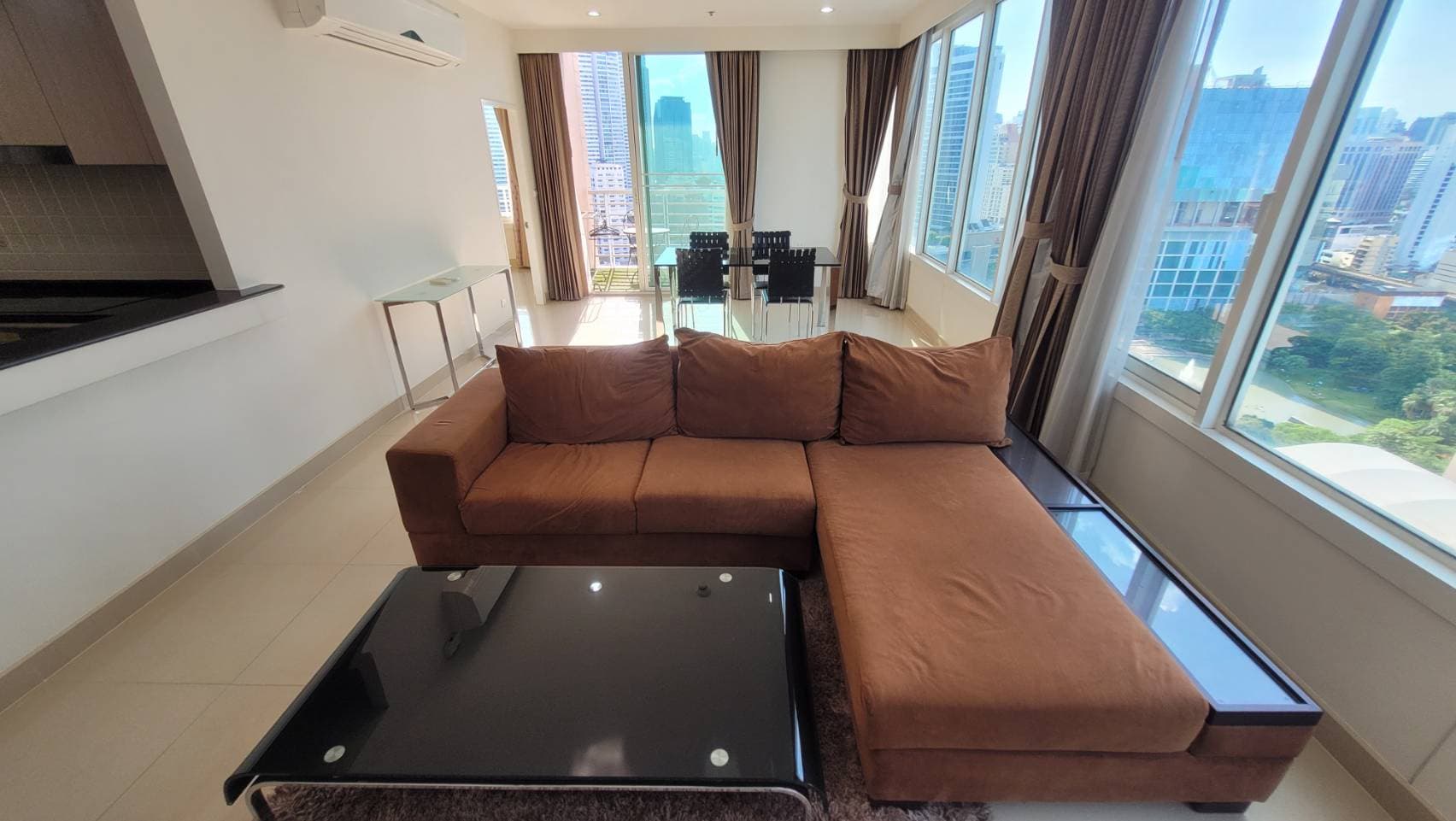 12759 – 108_living_room.jpg