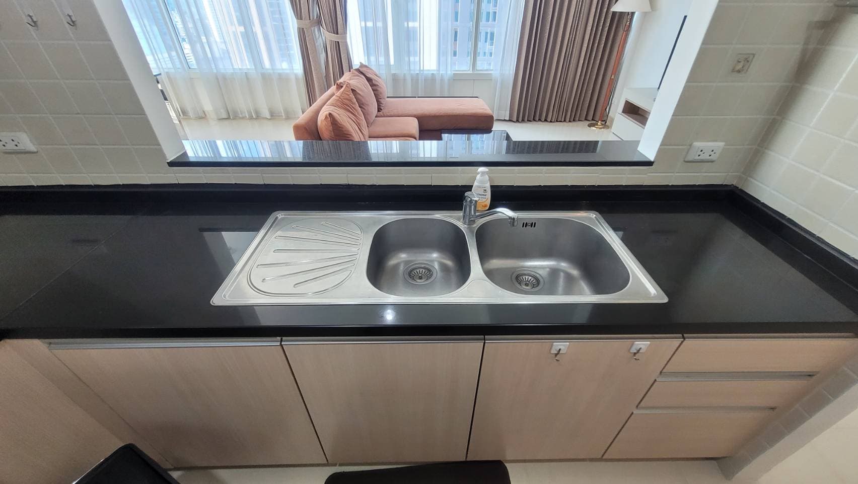 12759 – 143_living_room.jpg