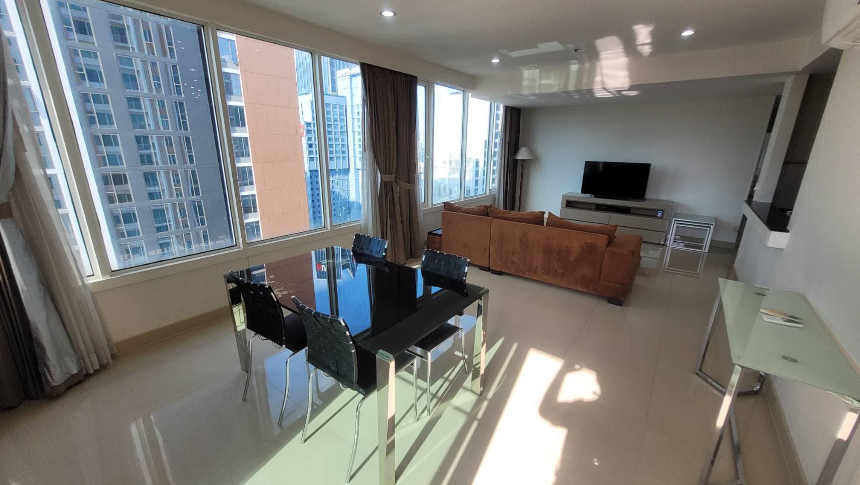 12759 – 189_living_room.jpg