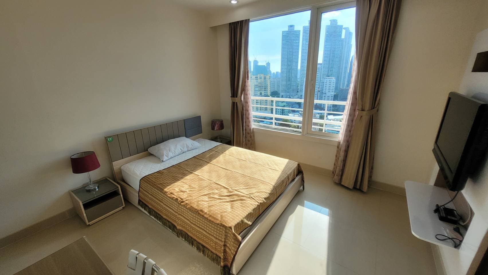 12759 – 209_bedroom.jpg