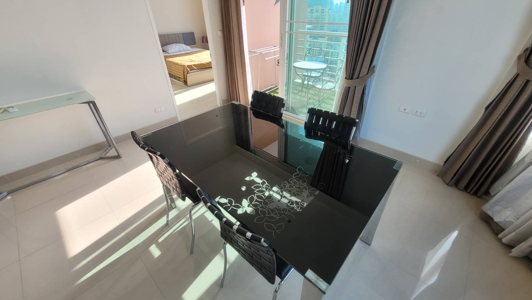 12759 – 221_bedroom.jpg